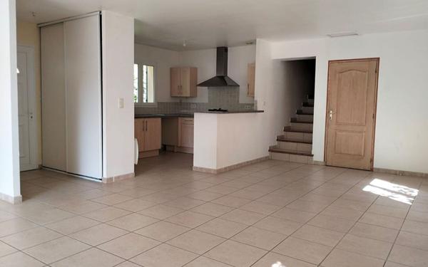 Maison à louer    4 pièces •  Banne