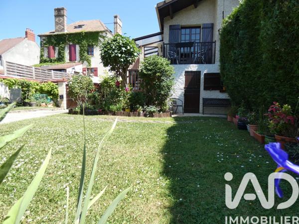 Immeuble à vendre 200 m² Vert
