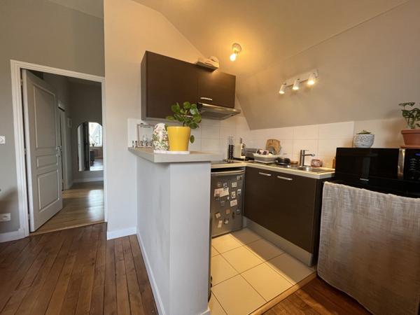 Appartement à louer 910 € CC Tours 2 p 51 m² DPE D