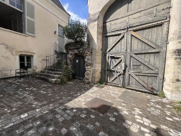 Appartement à louer 910 € CC Tours 2 p 51 m² DPE D