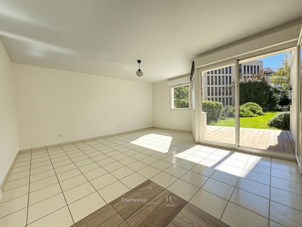 NANTES CENTRE-T3, 2 chambres-65.82 m2- Terrasse.,  
Nantes 44000