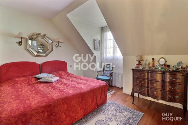 En vente une maison individuelle 6 pièces 127 m2, garage double, jardin arboré