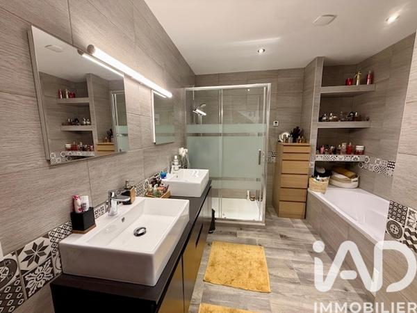 Maison à vendre 8 pièces 193 m² Cosnes-et-Romain