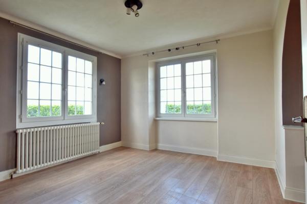 Maison à PLONEVEZ-PORZAY, 29550 - 5 pièces 145m²