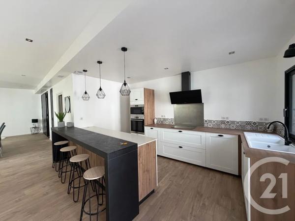 Appartement T4 à vendre  4 pièces - 140 m 2   AURILLAC  - 15