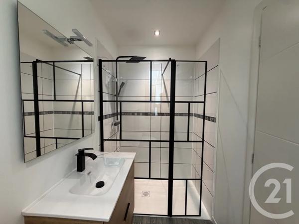 Appartement T4 à vendre  4 pièces - 140 m 2   AURILLAC  - 15