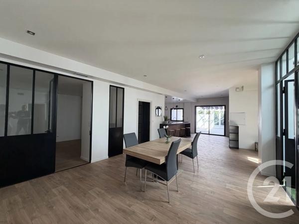 Appartement T4 à vendre  4 pièces - 140 m 2   AURILLAC  - 15