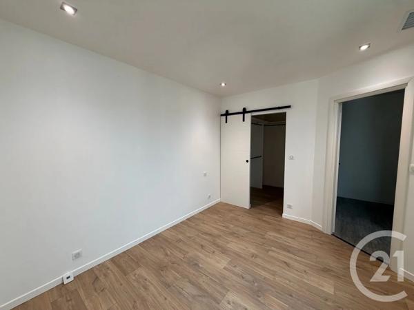 Appartement T4 à vendre  4 pièces - 140 m 2   AURILLAC  - 15
