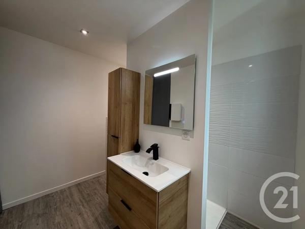 Appartement T4 à vendre  4 pièces - 140 m 2   AURILLAC  - 15