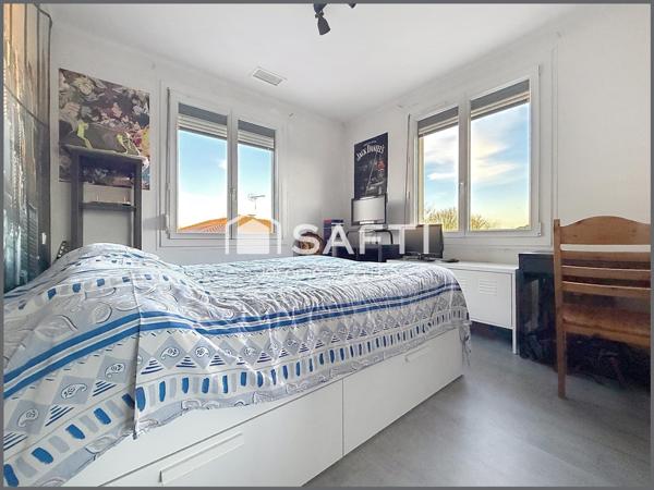 Maison rénovée 4 Chambres - Piscine - terrain de 3300 m2 dont 1800 m2 constructibles