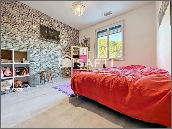 Maison rénovée 4 Chambres - Piscine - terrain de 3300 m2 dont 1800 m2 constructibles