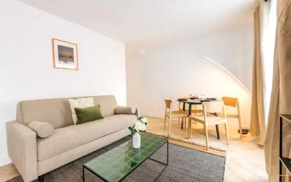 Appartement à vendre    2 pièces • 40 m2 Paris 10