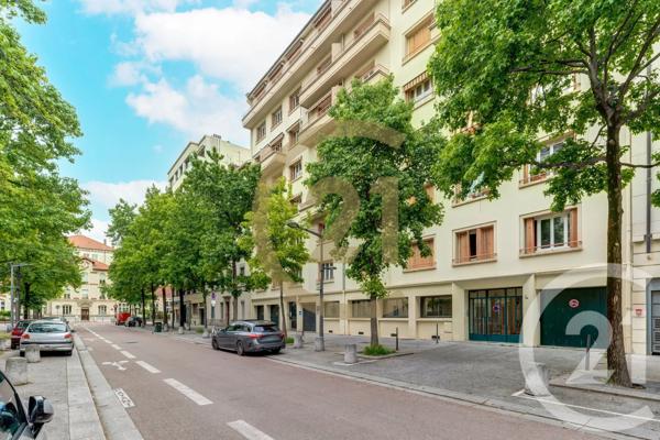 Appartement F2 à vendre  2 pièces - 61,94 m 2   LYON  - 69003