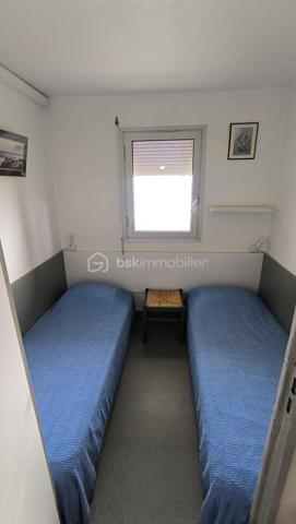 Bel appartement 2 pièces meublé au 5ième étage sur 6 avec superbe double exposition Est sur la mer et sud sur les Albères.
Aménagement PMR avec large couloir et ouvertures.
Tout équipé et climatisé avec belle terrasse fermée face à la mer

Résidence sécurisée avec gardien et ascenseurs.
Idéalement situé à proximité de toutes les commodités (commerces à 50m environ).

Place de parking privative dans la résidence en sus (15k€)