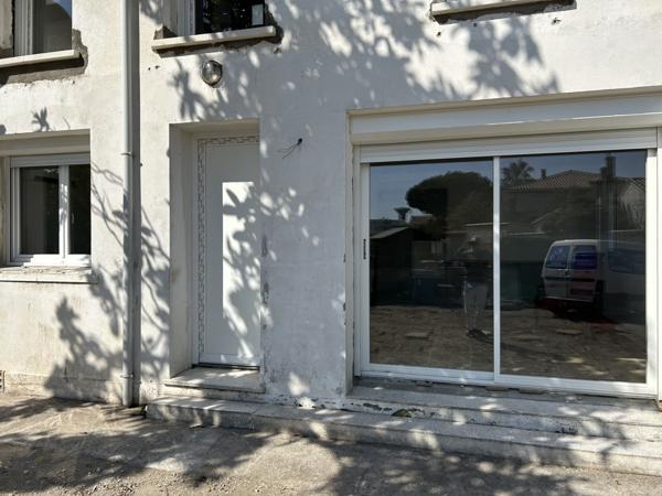 REZ DE JARDIN DE 50 M² ENTIEREMENT RENOVE PROCHE CENTRE-VILLE Le Grau-du-Roi (30240)