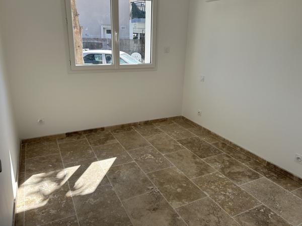 REZ DE JARDIN DE 50 M² ENTIEREMENT RENOVE PROCHE CENTRE-VILLE Le Grau-du-Roi (30240)