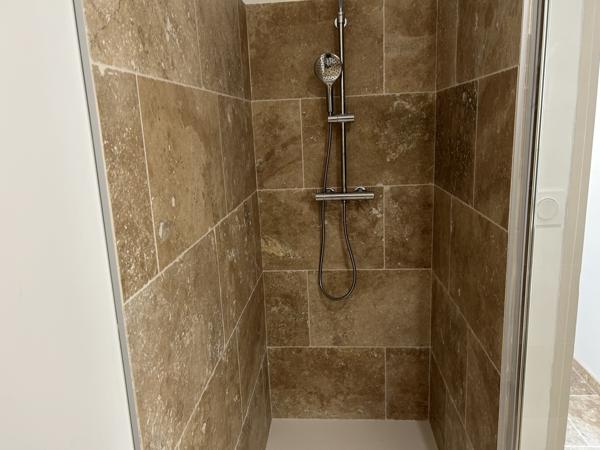 REZ DE JARDIN DE 50 M² ENTIEREMENT RENOVE PROCHE CENTRE-VILLE Le Grau-du-Roi (30240)