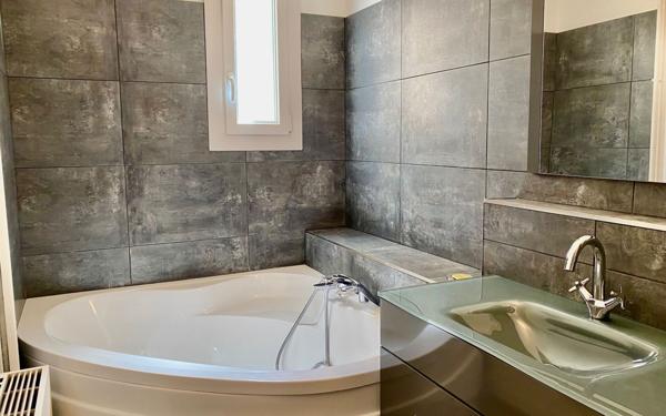 Appartement à louer    2 pièces • 51,78 m2 Aix-en-Provence