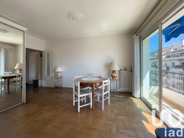 Location appartement 3 pièces 64 m² Nice