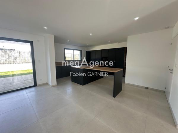 Maison à SAINT-BARTHELEMY-D'ANJOU, 49124 - 7 pièces 177m²