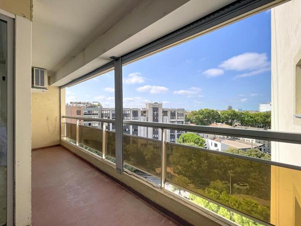 CENTRE VILLE DERNIER ETAGE T4 BALCON CAVE PARKING