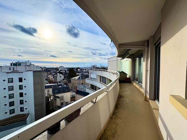 Appartement Orleans 3 pièces de 85.63 m2 avec balcon, ascenseur, parking et cave