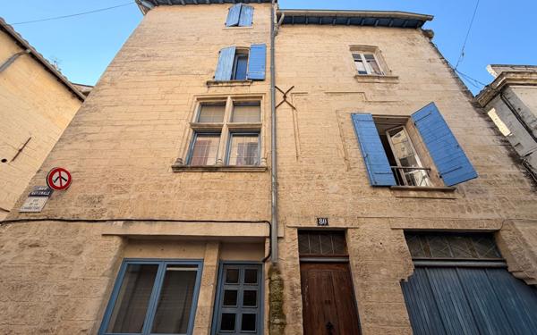 Immeuble à vendre    24 pièces • 400 m2 Beaucaire