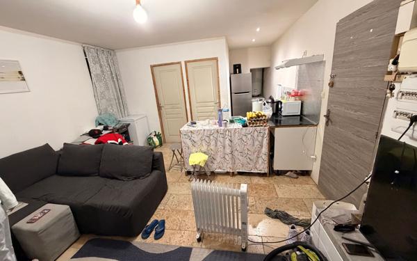 Immeuble à vendre    24 pièces • 400 m2 Beaucaire