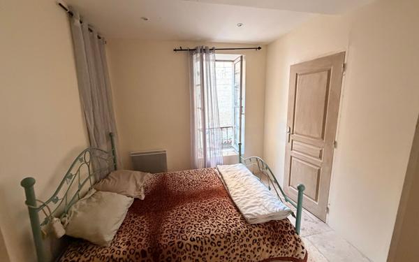 Immeuble à vendre    24 pièces • 400 m2 Beaucaire