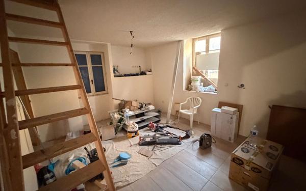 Immeuble à vendre    24 pièces • 400 m2 Beaucaire