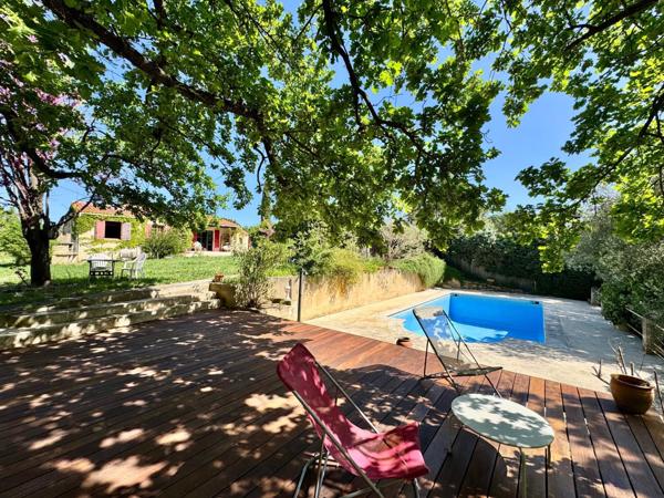 Charmante maison de plain-pied avec piscine