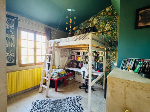 Charmante maison de plain-pied avec piscine