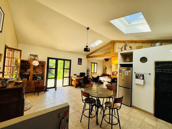 Charmante maison de plain-pied avec piscine