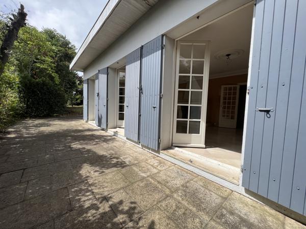 À VENDRE- MAISON FAMILIAL DE PLAIN-PIED - 7 PIÈCES - LA ROCHELLE - À RÉNOVER