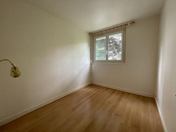 SEVRES - Appartement 4 pièces Loyer 1 300 €/mois charges comprises **  - Référence  674-S