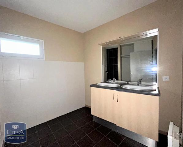 Appartement à louer 3 pièces 85.11m² Montauban (82000)
