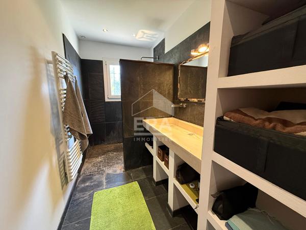 Les Pennes Mirabeau - Maison T5 avec garage sur 1094m² de parcelle.