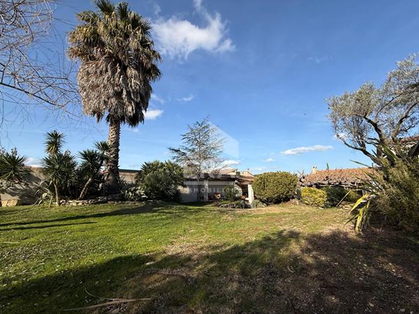Les Pennes Mirabeau - Maison T5 avec garage sur 1094m² de parcelle.