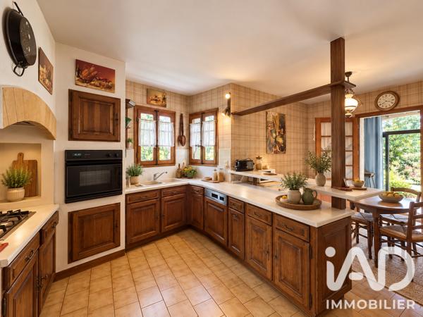 Maison à vendre 7 pièces 185 m² Saint-Hippolyte-du-Fort