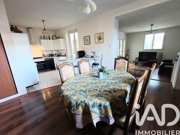 Maison à vendre 5 pièces 180 m² Saint-Martin-la-Plaine