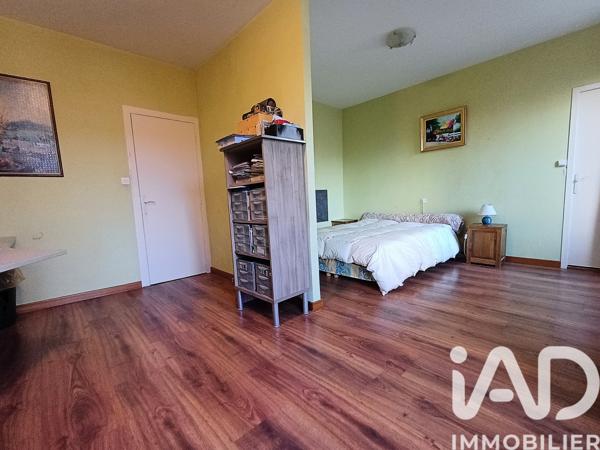 Maison à vendre 5 pièces 180 m² Saint-Martin-la-Plaine