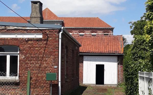 Stationnement à louer    160 m2 Estaires