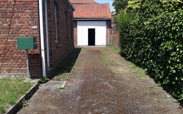 Stationnement à louer    160 m2 Estaires