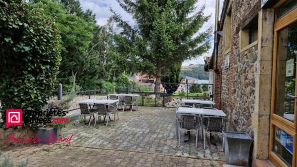 VILLEREST  -  MURS  AUBERGE + MINI-GOLF