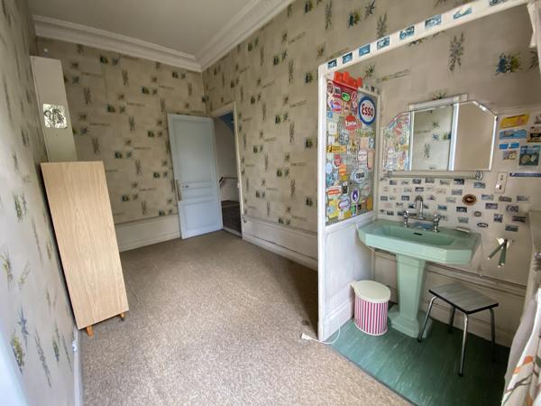 Maison
         8 pièces
        - 232 m² 349 000 € *