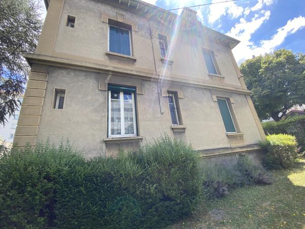 Maison
         8 pièces
        - 232 m² 349 000 € *