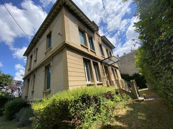 Maison
         8 pièces
        - 232 m² 349 000 € *
