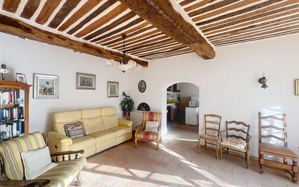 Maison à vendre    8 pièces • 360 m2 Châteauneuf-Grasse