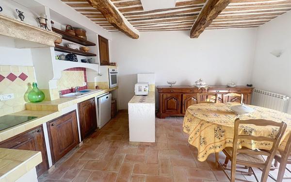 Maison à vendre    8 pièces • 360 m2 Châteauneuf-Grasse