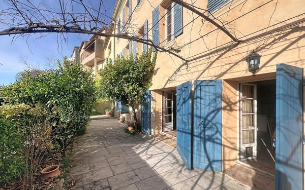 Maison à vendre    8 pièces • 360 m2 Châteauneuf-Grasse